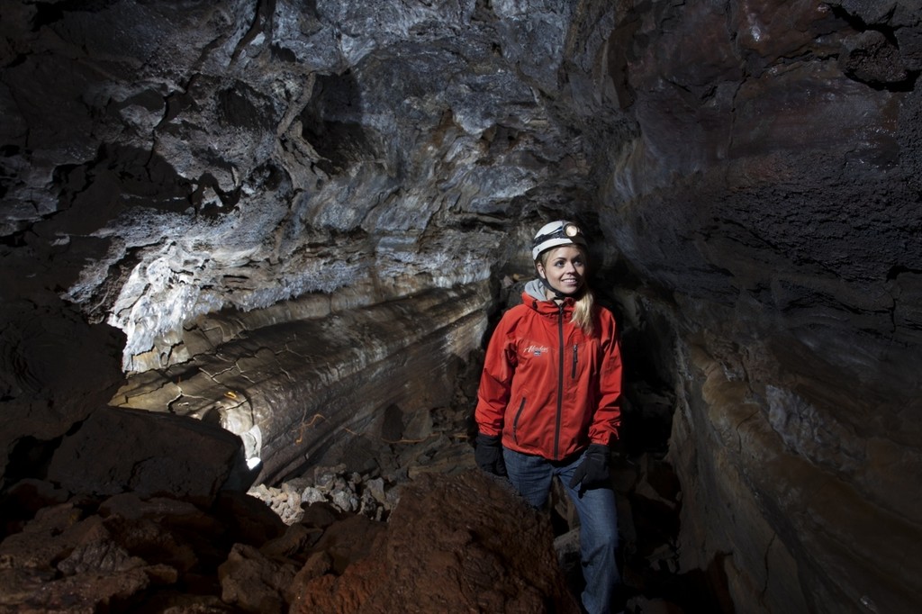 Þríhnúkagígur Volcano Tour: Descend Inside a Real Magma Chamber in 2026
